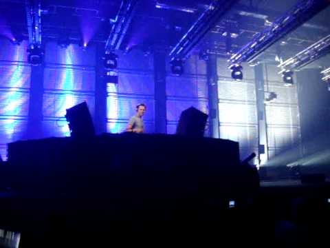 19-06-2009 Tiësto Live @ Ciney Expo - First Rebirth