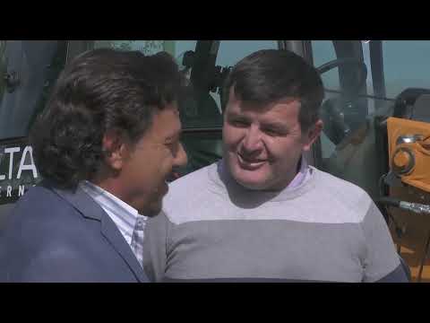 La Provincia entregó una retroexcavadora al municipio de Pizarro para obras y mejoramiento de caminos