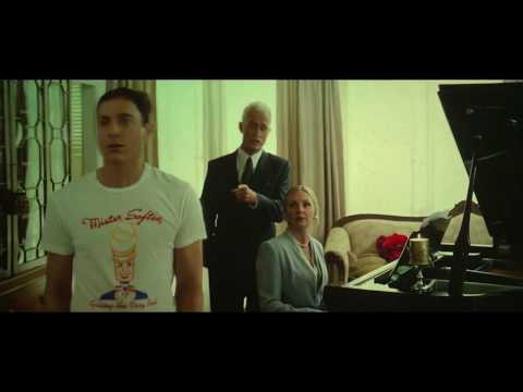 Young Tony stark with mother & father