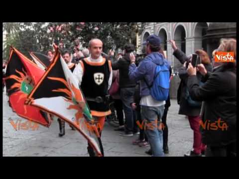 Napoli, sfilata storica in costume aragonese al centro storico