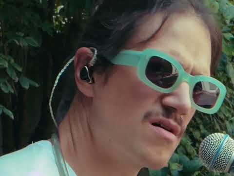 Long Tall Jefferson – Everything Lost in Space (Live in the Backyard)