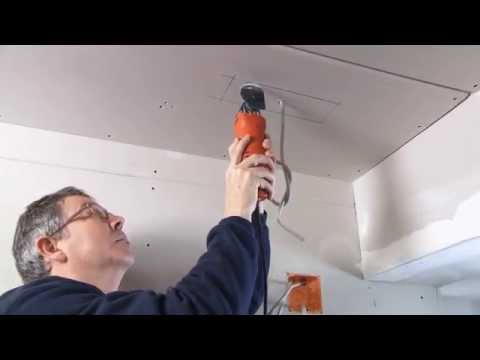 ניסור בגבס לצורך התקנות עם להב עגול קטוע