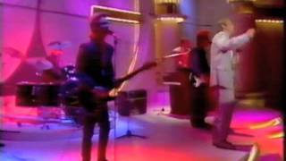 Huey Lewis &amp; the News &quot;World To Me&quot; 1988 on Wogan