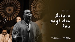 Download lagu Daun Jatuh - Antara Pagi Dan Kau (Live At Pertemuan Tak Selaras) mp3
