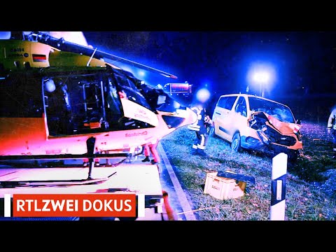 Helicopter: Serious traffic accident! | Night shift: Mission for the lifesavers | RTLZWEI Documen...