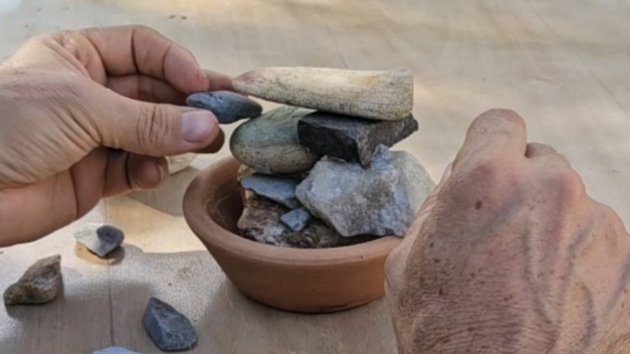 Rustic Christmas tree with succulents and stones in 30 minutes? It is possible!