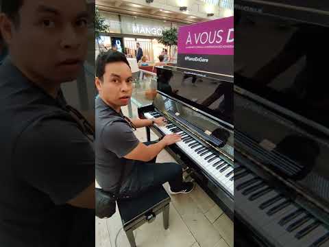 Shape of you on a public piano made me almost miss my train.