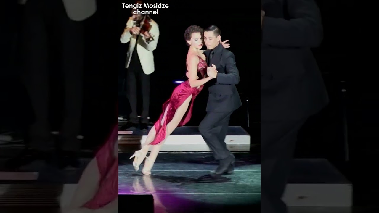 Tango dancing. 💃🕺 Ayelen Sanchez and Walter Suquia. #shorts