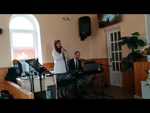 "Îmi țin piciorul departe"   Mariana & Dani Isai