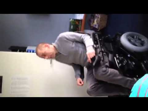 Mongool in actie met melissa