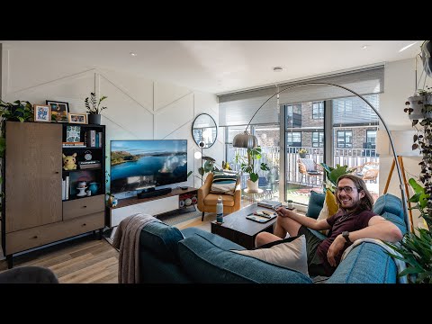 Inside Evan Edinger's Cosy 2 Bedroom Apartment in London | The Viewfinder Flat Tour