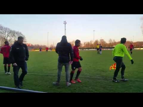 Kevin Lo-Sie-Sen van AVW'66 wordt gewisseld bij een 3-0 stand.