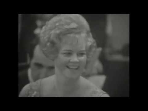 Cristina Deutekom - Heia! In den Bergen ist mein Heimatland (from Die Csárdásfürstin - E. Kálmán)