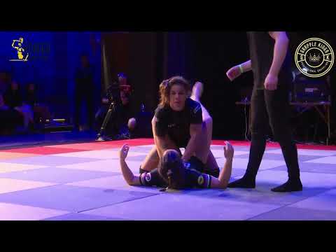 Rosa Walsh v Jacqueline Almeida Grapplequeens 2