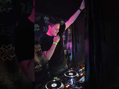 The Upbeats 🇳🇿 (Jeremy Glenn) Live at Tabú (10-14-2023) Puerto Rico 🇵🇷