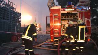 preview picture of video 'Großbrand in einer Recyclinganlage in Neustadt (Vogtland) 09.06.2008'