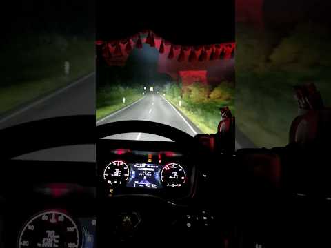 damit geht's ab in den Wochenenddienst 😁 #füreuchunterwegs #lkw #lkwfahrer #spassbeiderarbeit