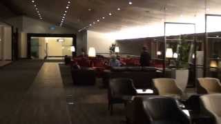 preview picture of video 'Malaysia Airlines Golden Lounge (Business), Kuala Lumpur International Airport Satellite, Malaysia'