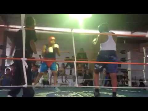 Gym de boxeo Spalding (((el caballero de Spalding.  Alexis  Lazcano.  VS.  Adolfo. Duron en Aguasca