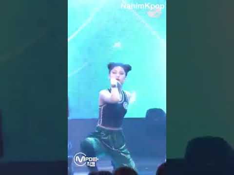 ITZY - 달라달라 (DALLA DALLA)