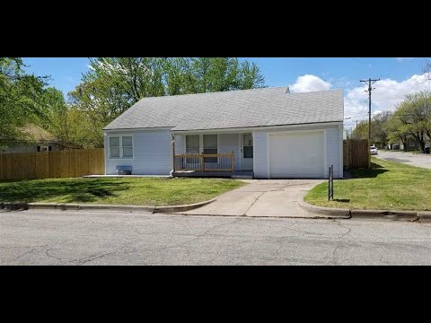 857 N Dellrose St, Wichita, KS 67208