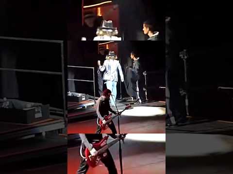 Axl Rose gets angry on stage 2010 #axlrose #gnr #gunsnroses #shorts #short