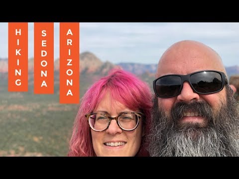 Hiking Sedona, Arizona - stunning red rocks everywhere!