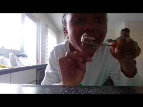 Ik proef chocopasta met zout is het lekker of niet kijk dan deze video😉