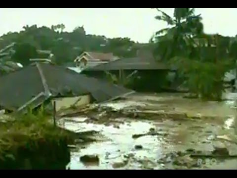 Video Banjir Bandang Manado 15 Januari 2014 Banjirnya Dahsyat Sekali