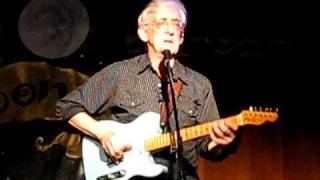 Bill Kirchen plays "Catch You On The Flip Flop" solo (Los Straitjackets Summer Camp 2009)