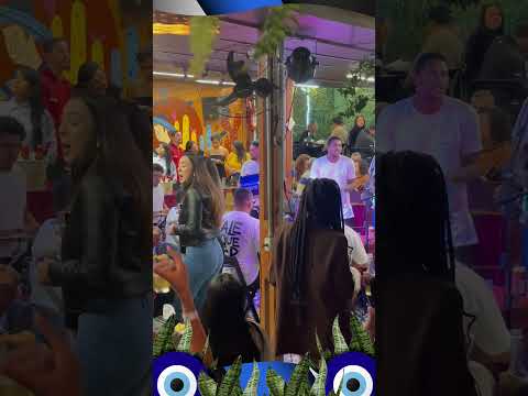 Pagode Acima da Média - Melhores momentos de uma Roda de Samba incrível no Sambalizou no Beco.