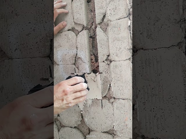 Vídeo relacionado con Caja empotrable negra, diseño compacto, fácil instalación, adecuada para mecanismos eléctricos y usos domésticos. Ideal para organización eléctrica.