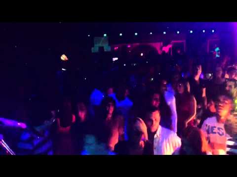 Admiral T Ft Dj Mike One King of the Dancefloor au Roll's en mode Oh Yeah 2012