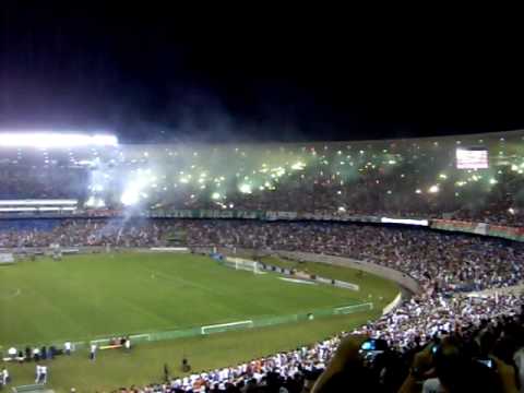 "FLUMINENSE 3 x 0 LDU" Barra: Movimento Popular Legião Tricolor • Club: Fluminense