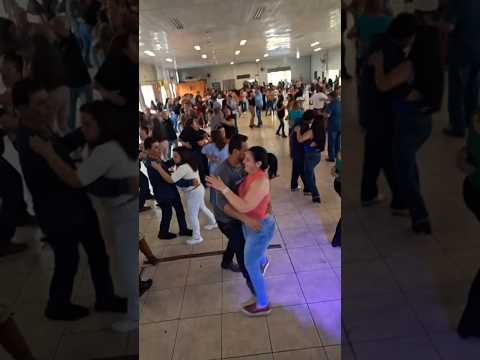 no clube dos idosos de Candói no Paraná.Brasil. #shotrs #baile #dancarinos