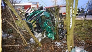 preview picture of video 'Schwerer Unfall auf B299 bei Altötting'