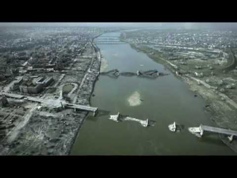 Miasto ruin. Przelot nad zburzoną Warszawą w kwietniu 1945.