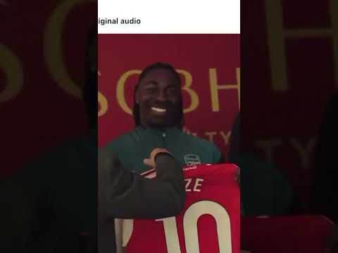 Eberechi Eze’s reaction to be given the number #10 shirt at Arsenal…🥺
