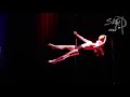 Der Bär und das Mädchen. Pole dance/Pole Sport Show