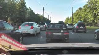 Лобовое стекло автомобиля.