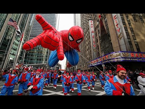Macy's Thanksgiving Day Parade: Buzz Lightyear and Pac-Man float over chilly New York