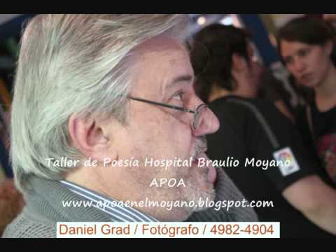 Alejandro Fabbri - el saludo y la charla - APOA en el Moyano - Taller de Poesía