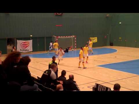 Kbh. Futsal-BGA 08-02-2015 - Nikolaj Kongsbirk scoring - 2