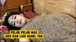Download lagu Ketika hamil tua tukang paket numpang nginep - film pendek kehidupan  mp3