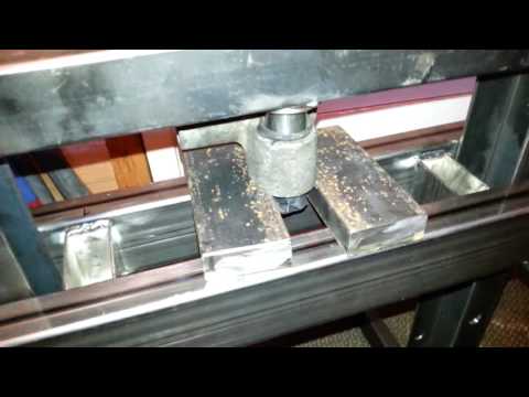 Homemade hydraulicpress part1- kotitekoinen hydrauli prässi osa1