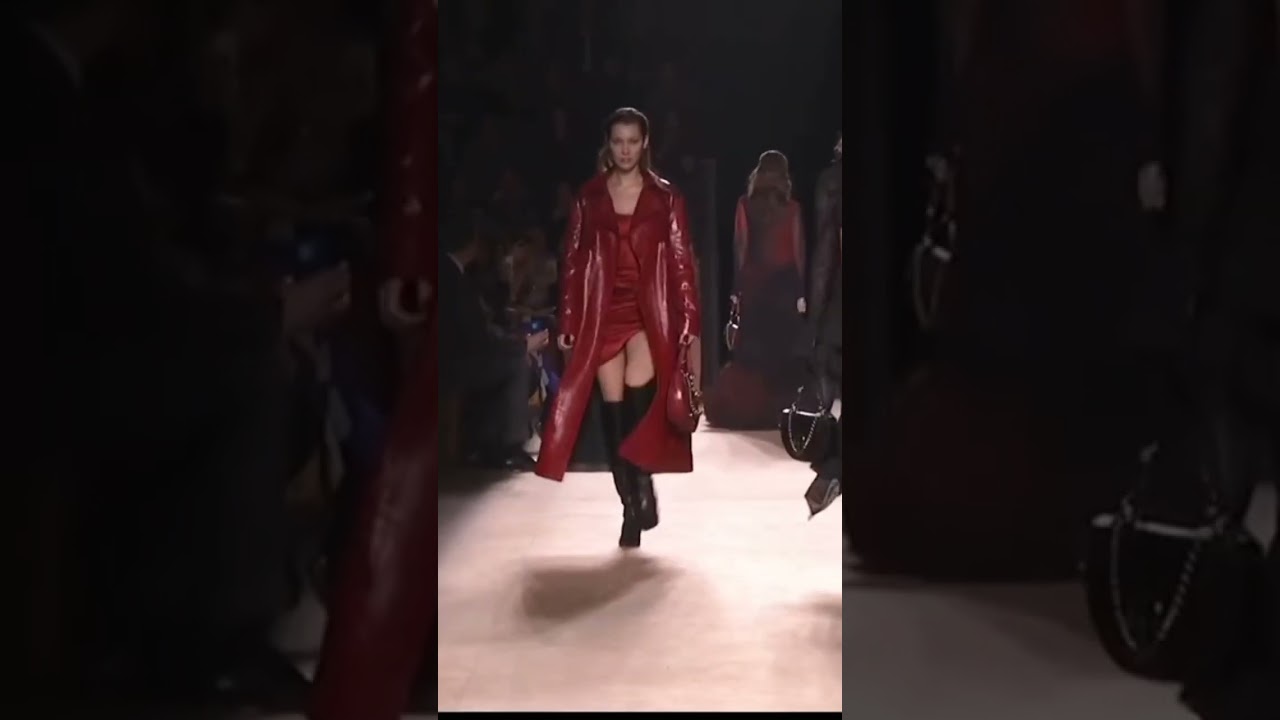 #bellahadid best walk for Roborto Cavalli♥️#runway #fashion #shortsviral #feed #foryou #ytshorts