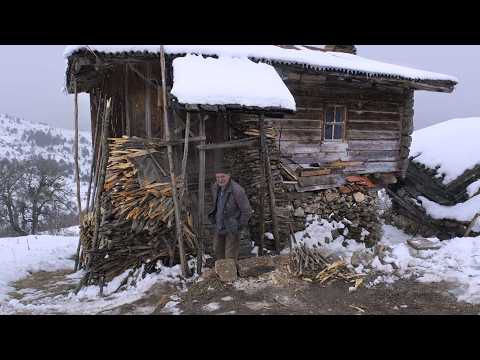 A Winter Alone in the Snow-Capped Mountains