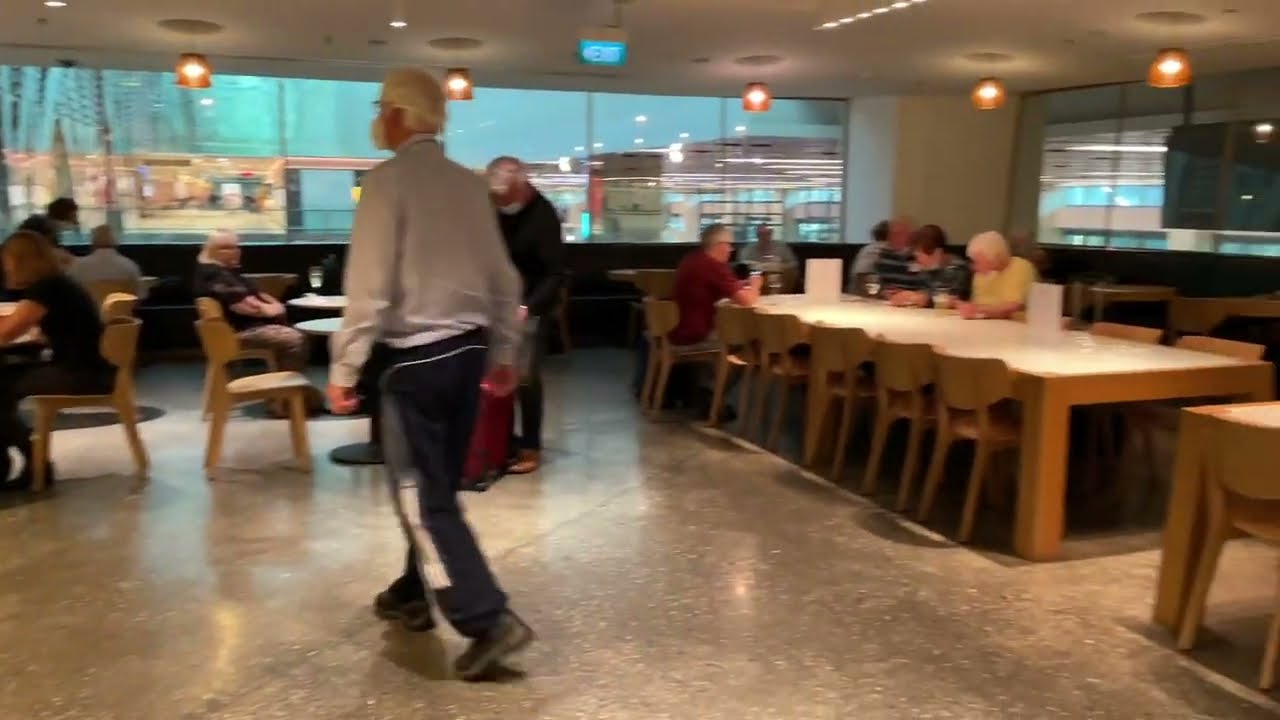 Qantas First Class Lounge Singapore