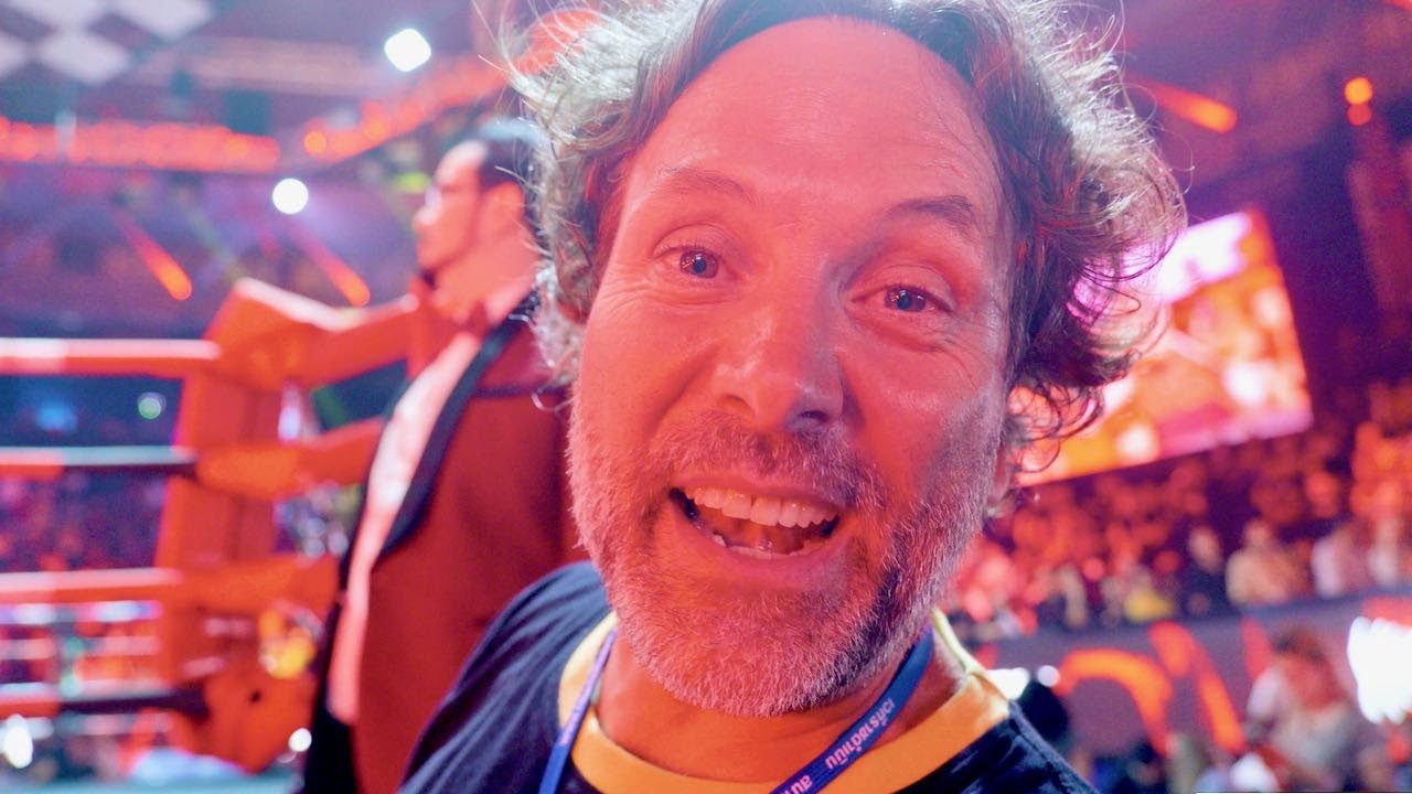 Experience the thrill of a Muay Thai fight at the renowned Rajadamnern Stadium!