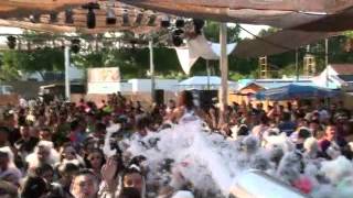 preview picture of video 'Fiesta de la Espuma VIDEO EFEC Feria de San Clemente 2013'